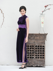 Long deep-purple chelongsam